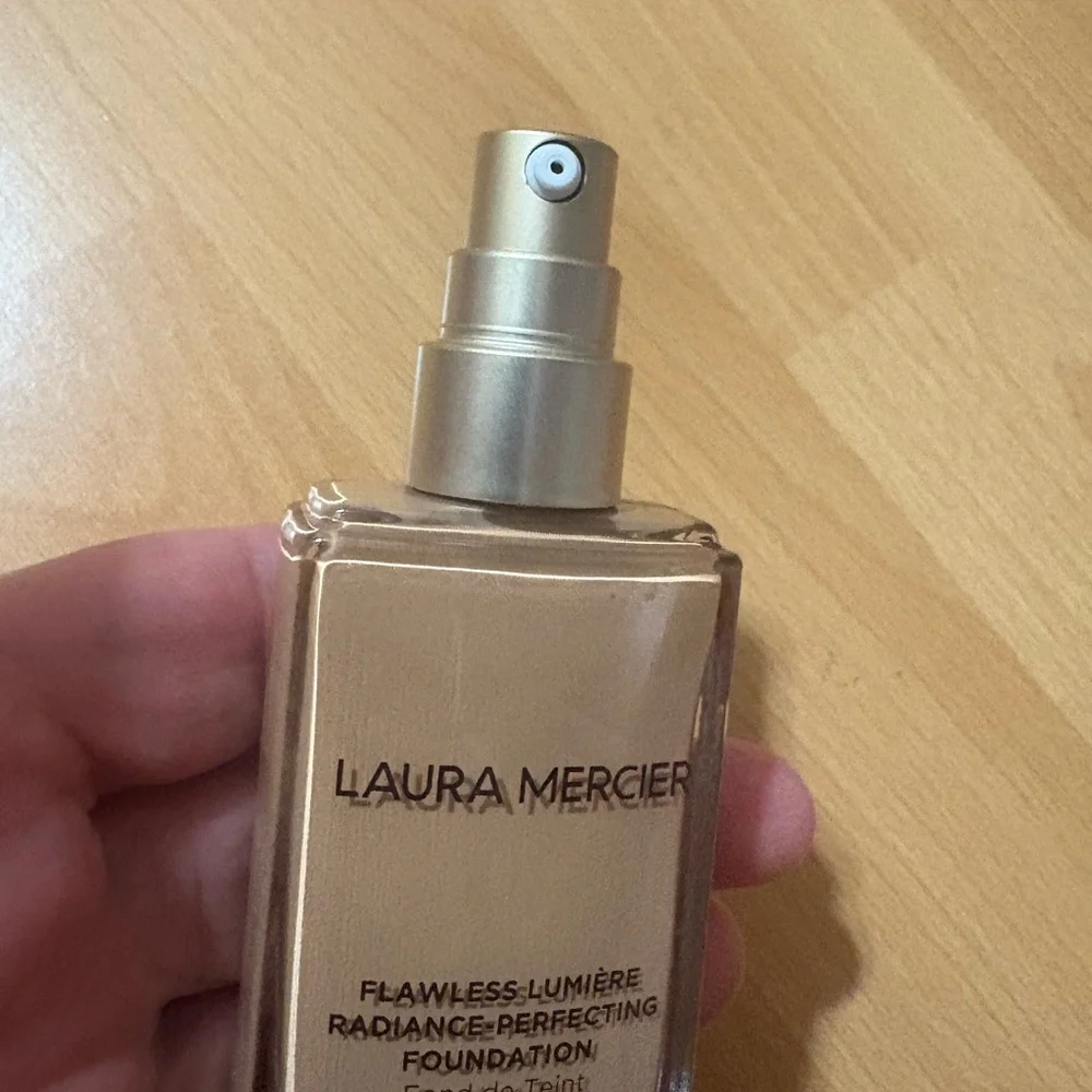 Laura Mercier Flawless Lumière Radiance-Perfecting Foundation In 3N1 BUFF New.